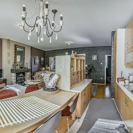 Charming Castle View With Giant Balcony Appartement