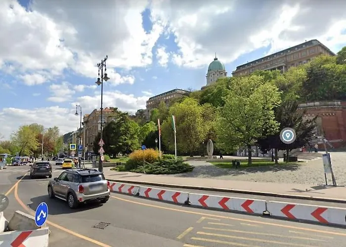 Charming Castle View With Giant Balcony Apartament