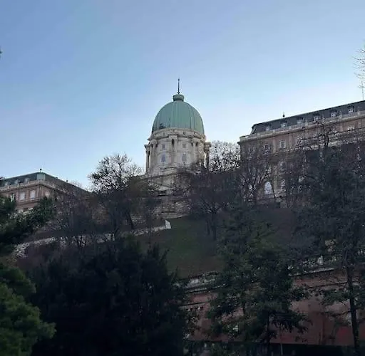 Charming Castle View With Giant Balcony Budapesta
