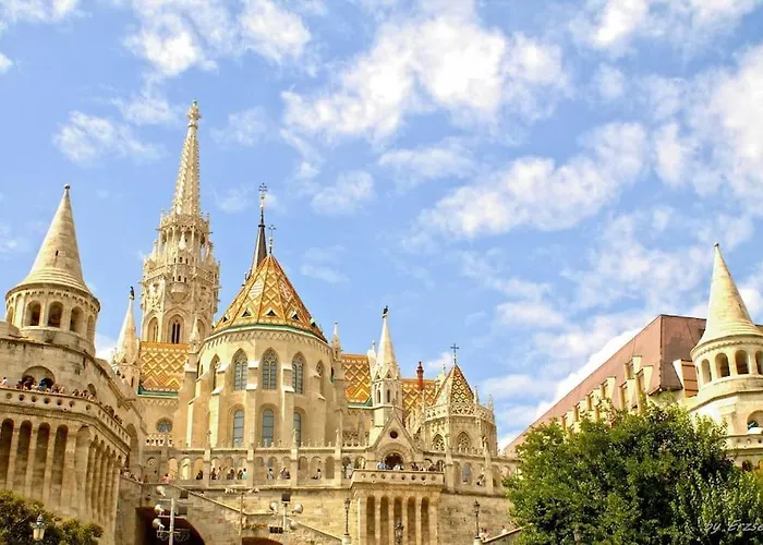 Charming Castle View With Giant Balcony Apartament Budapesta