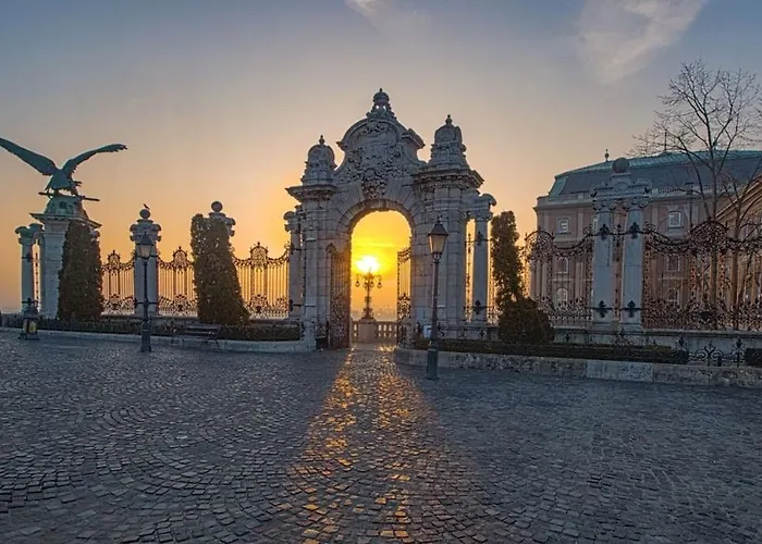 Charming Castle View With Giant Balcony *