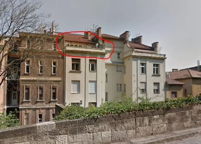 Charming Castle View With Giant Balcony