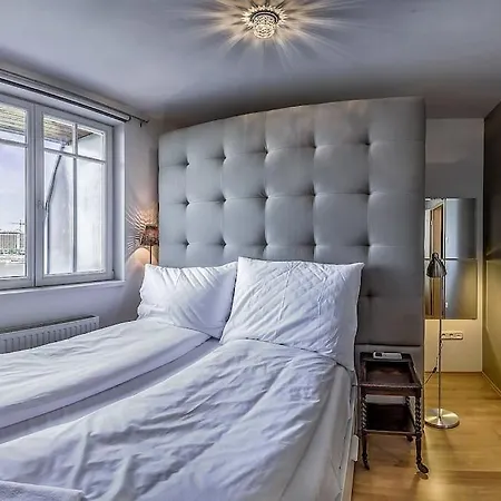 Charming Castle View With Giant Balcony Apartament Budapesta
